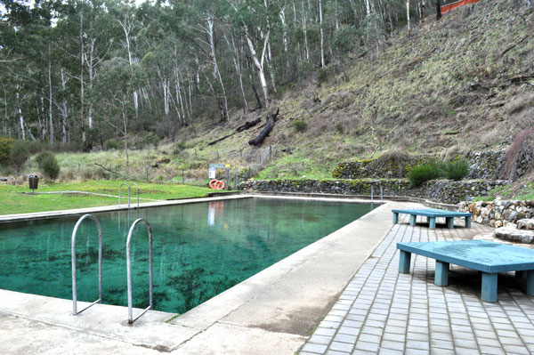 Yarrangobilly thermal swimming pool